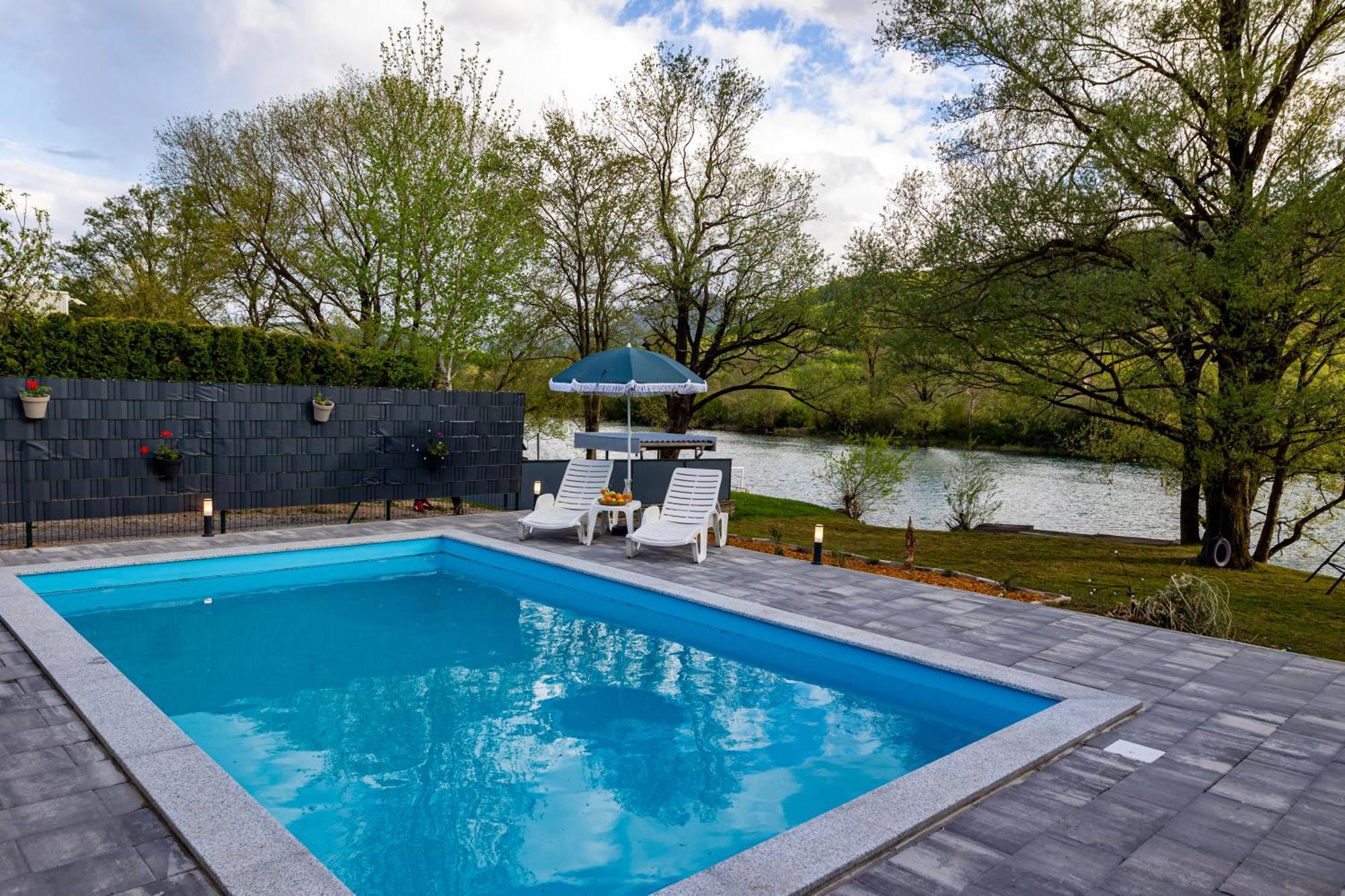 Simply-Una Bihać Exteriör bild